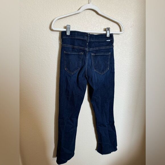 MOTHER The insider crop fray jeans size 25 in off limit blue shark hem - Picture 11 of 14